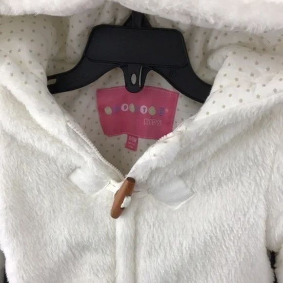 Wippette - Baby White fake fur Snowsuit. SZ:3-6M, 6-9MNWT